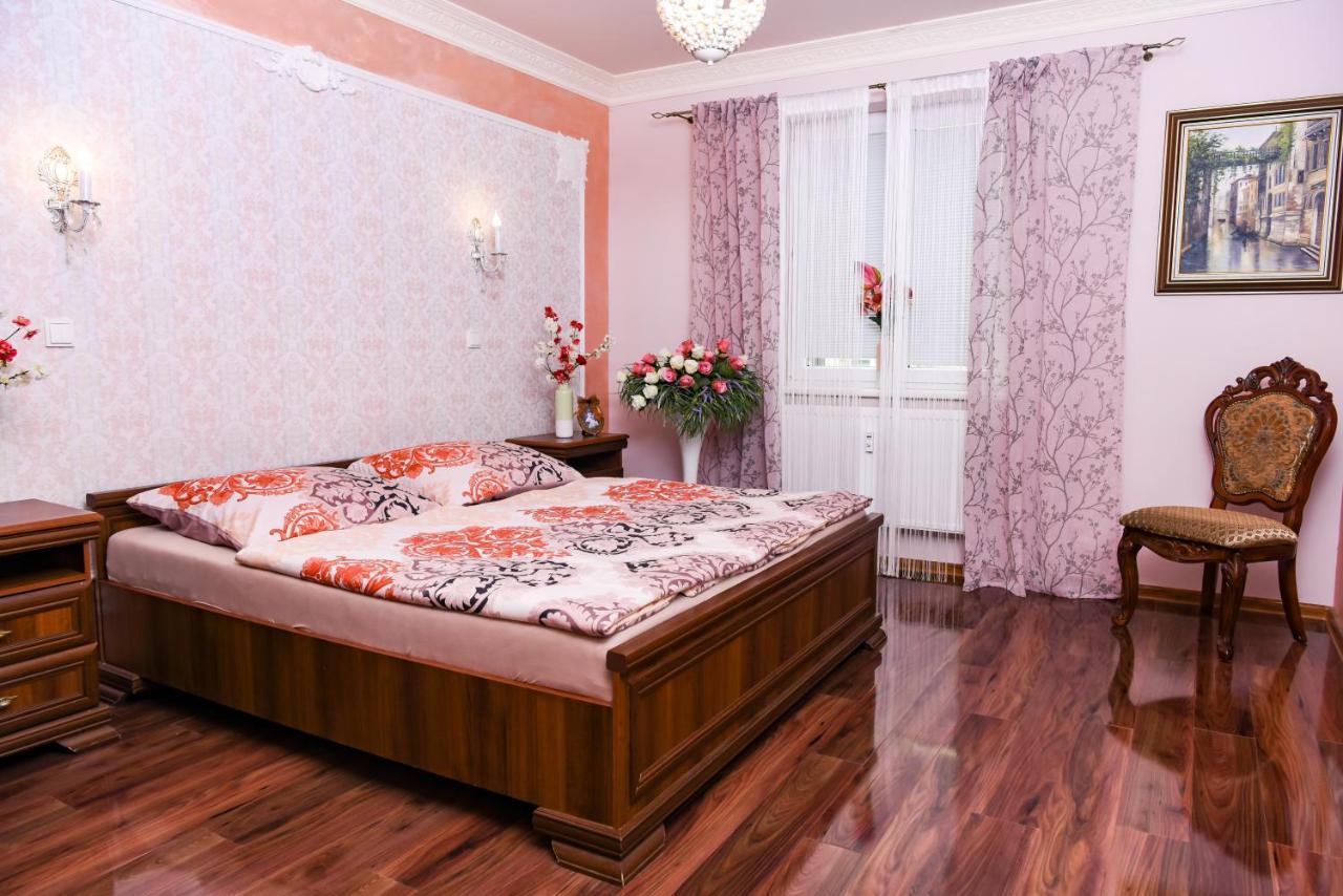 Rose Apartment Marianske Lazne Bagian luar foto